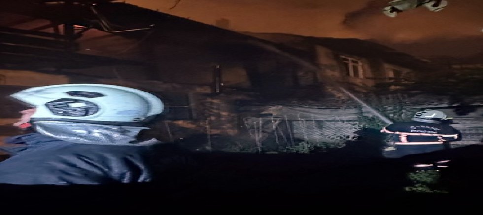 Çankırı'da metruk evde yangın çıktı.